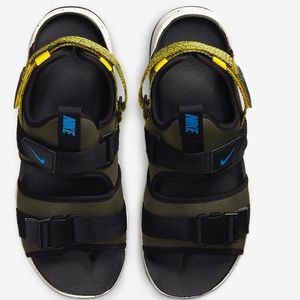 Nike men sandals size 6 run kinda small.